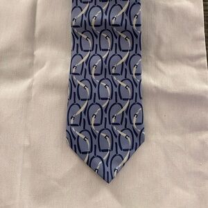 Vintage Gucci Blue and Cream Patterned Tie
